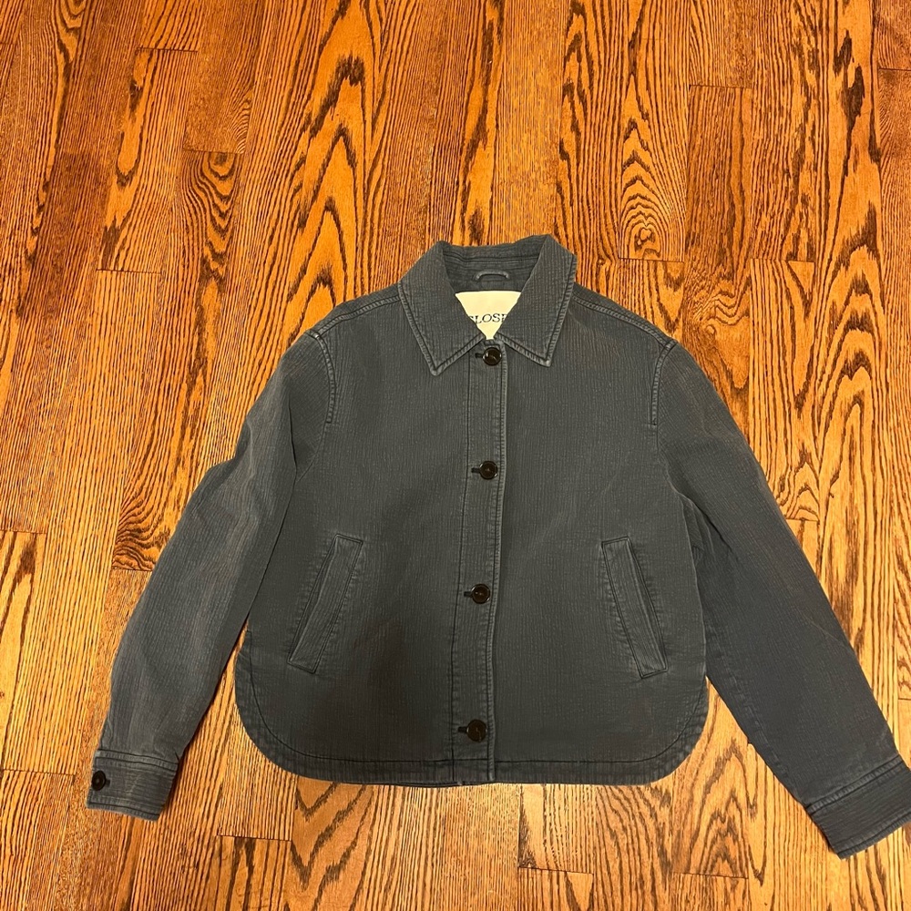 Women’s Closed Button Down Blazer- size 6, slate blue